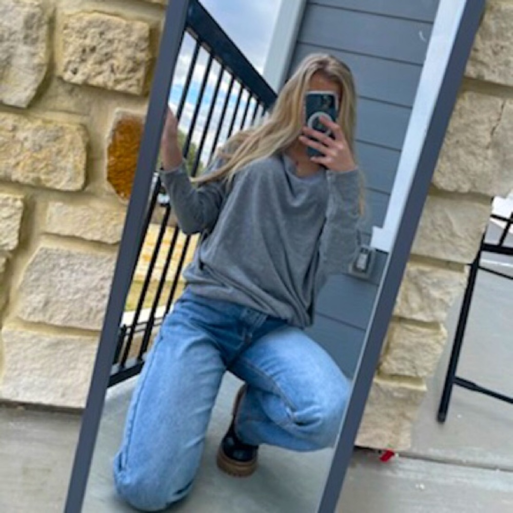 Gray sweatshirt